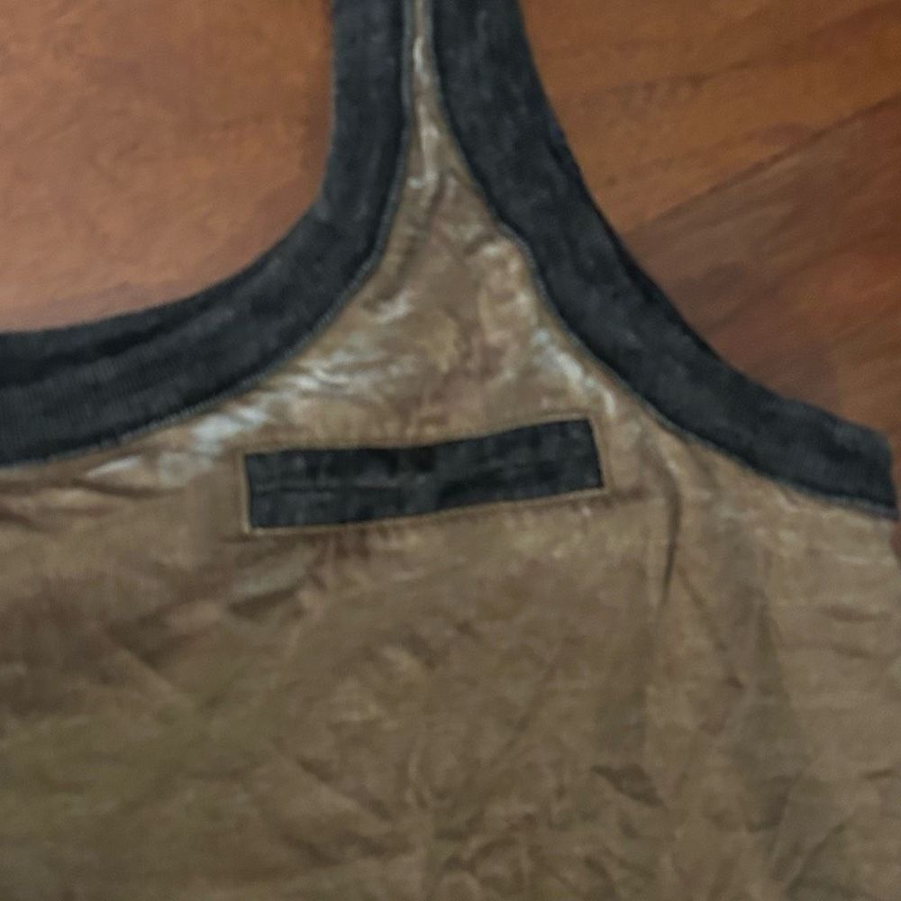 Chaser medium NWT tank - Picture 2 of 4